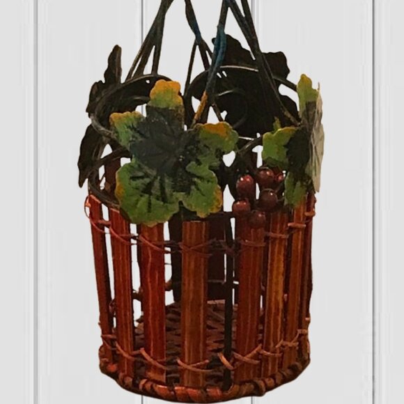 Rustic Metal Wine Bottle Caddy Basket Holder With Grape Leaf Motif - Picture 3 of 3